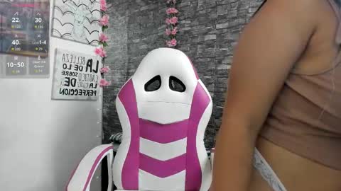 Snapshot of karoll__sex chatting on 7, 11, 2025 KAROLL online show from 7, 11, 2025