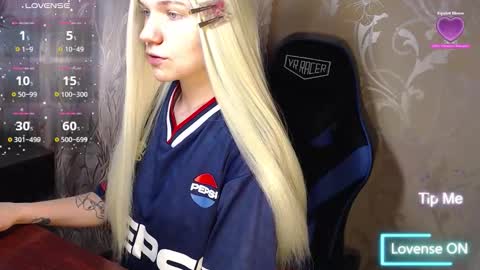 Caroline Fox online show from 17, 2, 2026