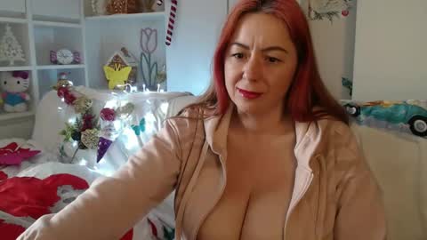 Snapshot of karolynesyera chatting on 14, 2, 2025 karolynesyera online show from 14, 2, 2025