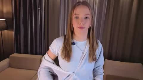 Snapshot of karonmainville chatting on 19, 12, 2025 Emma online show from 19, 12, 2025