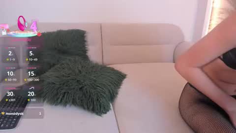 Snapshot of karriewatson chatting on 28, 11, 2025 Greta Brown online show from 28, 11, 2025