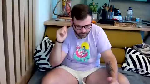 Snapshot of karry300 chatting on 28, 11, 2025 Karry300 online show from 28, 11, 2025