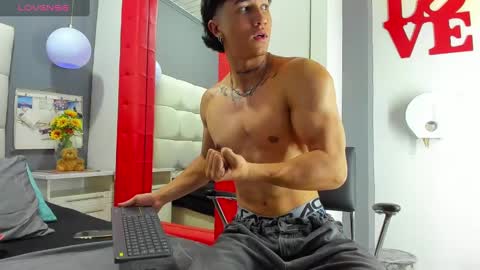 Snapshot of karybig3 chatting on 19, 2, 2025 ---Kary--- online show from 19, 2, 2025