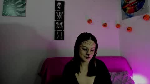 kassandra james online show from 24, 10, 2025