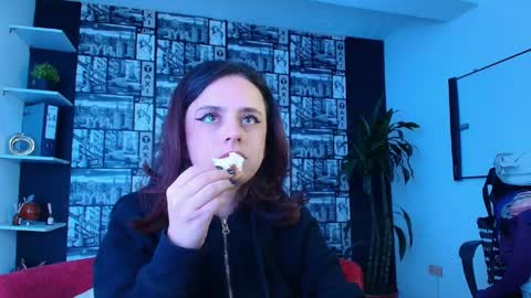 kassandra james online show from 7, 4, 2026