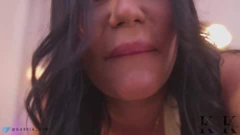 Snapshot of kassia_kim chatting on 22, 4, 2026 Kassia online show from 22, 4, 2026