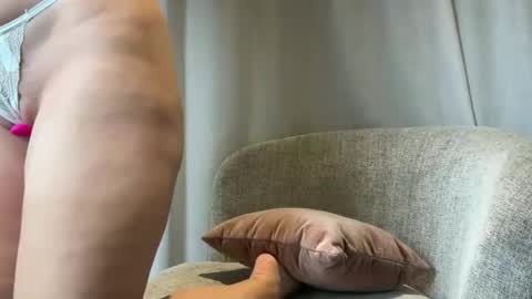 Snapshot of kat1987 chatting on 16, 11, 2025 Kat online show from 16, 11, 2025