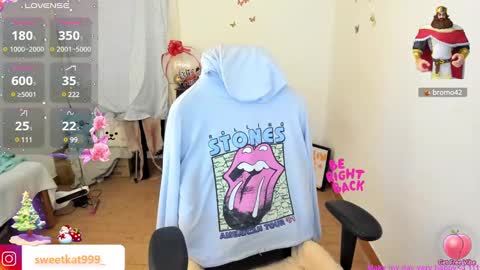 Snapshot of kat_ly_chan chatting on 28, 12, 2024 Kat       online show from 28, 12, 2024