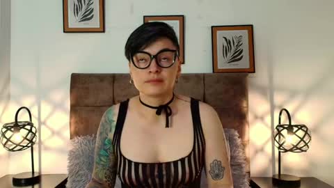 kat paradisse online show from 23, 4, 2026