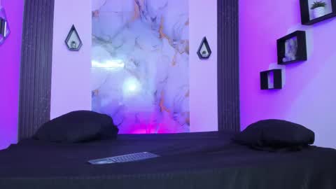 INDEPENDENT MODEL online show from 16, 3, 2026