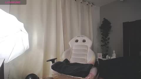 Snapshot of kataleya_29 chatting on 17, 10, 2025 kate online show from 17, 10, 2025