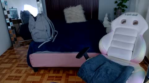 Snapshot of kataleya_29 chatting on 18, 10, 2025 kate online show from 18, 10, 2025