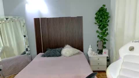 Snapshot of kataleya_29 chatting on 10, 11, 2025 kate online show from 10, 11, 2025