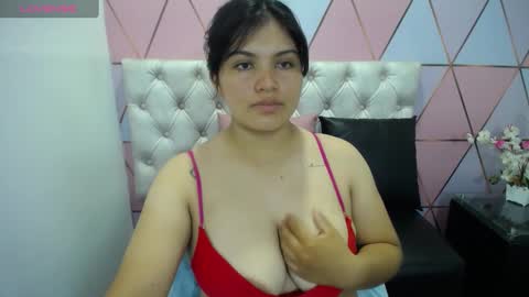 Snapshot of katalina_santana25 chatting on 7, 1, 2025 katalina santana25 online show from 7, 1, 2025