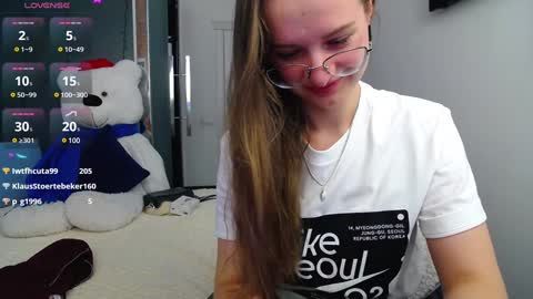 Snapshot of kate_jonson chatting on 13, 12, 2024 .Be kind and gentle with me and I will do my best for you. online show from 13, 12, 2024