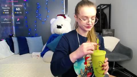 Snapshot of kate_jonson chatting on 15, 12, 2024 .Be kind and gentle with me and I will do my best for you. online show from 15, 12, 2024