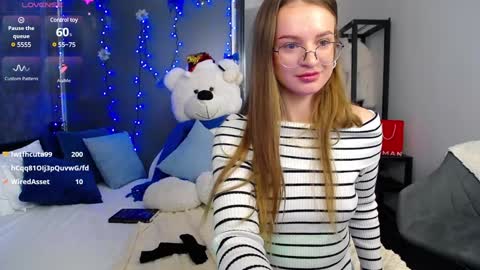 Snapshot of kate_jonson chatting on 22, 12, 2024 .Be kind and gentle with me and I will do my best for you. online show from 22, 12, 2024