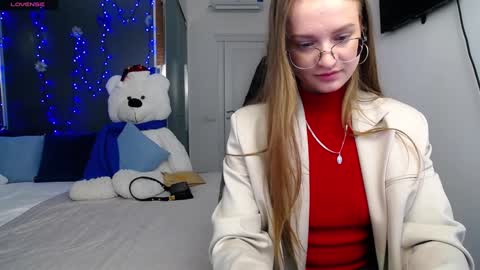 Snapshot of kate_jonson chatting on 6, 1, 2025 .Be kind and gentle with me and I will do my best for you. online show from 6, 1, 2025