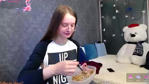 Snapshot of kate_jonson chatting on 22, 10, 2025 .Be kind and gentle with me and I will do my best for you. online show from 22, 10, 2025