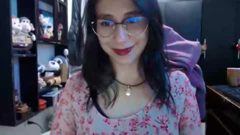 Snapshot of kateeen18 chatting on 4, 12, 2025 Kateeen18 online show from 4, 12, 2025