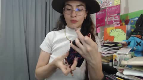 Snapshot of katehathor8 chatting on 6, 12, 2024 kate keith but here i prefer My Goddess independient model online show from 6, 12, 2024