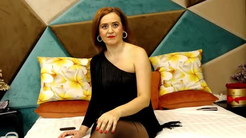 KateQueenston --  online show from 9, 12, 2024