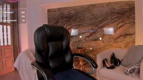 Snapshot of katesunder chatting on 8, 2, 2025 K A T E online show from 8, 2, 2025