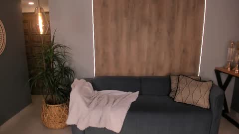 K A T E  online show from 9, 11, 2025