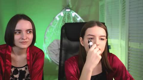 katewillows online show from 4, 4, 2026