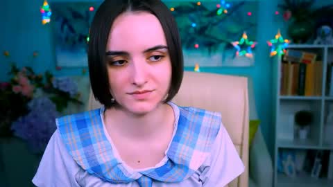 katewillows online show from 12, 4, 2026