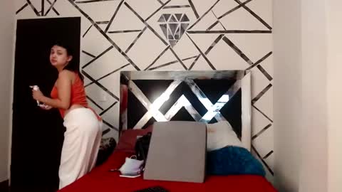 Snapshot of kathe_sant chatting on 16, 12, 2024 KATHE SANT online show from 16, 12, 2024