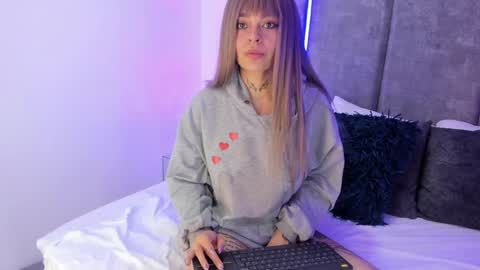 Snapshot of kathegomez_ chatting on 5, 1, 2025 KatheGomez online show from 5, 1, 2025