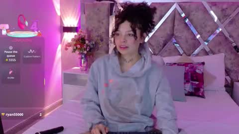 Snapshot of kathegomez_ chatting on 15, 10, 2025 KatheGomez online show from 15, 10, 2025