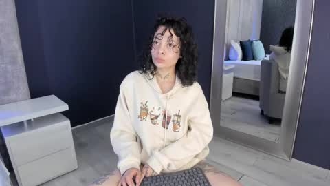 Snapshot of kathegomez_ chatting on 19, 4, 2026 KatheGomez online show from 19, 4, 2026