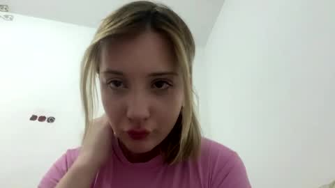 Snapshot of kathrinekiening chatting on 27, 5, 2026 Jessie online show from 27, 5, 2026