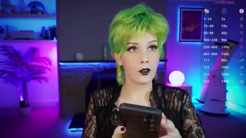 Snapshot of katie_cutie_ts chatting on 4, 11, 2025 Katie online show from 4, 11, 2025