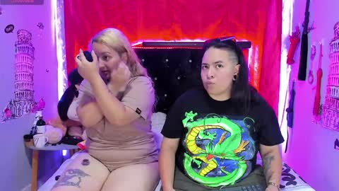 Snapshot of katieeandsharon chatting on 27, 1, 2025 SHARON KATIEE online show from 27, 1, 2025