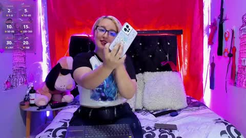 Snapshot of katieeandsharon chatting on 29, 1, 2025 SHARON KATIEE online show from 29, 1, 2025