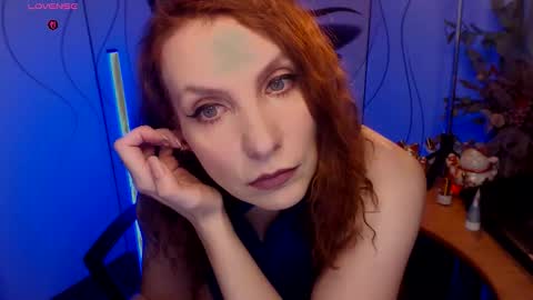 Snapshot of katiejohanson chatting on 13, 12, 2025 Katie online show from 13, 12, 2025