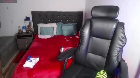 Snapshot of katik_11sexhot chatting on 19, 10, 2025 Daniela online show from 19, 10, 2025