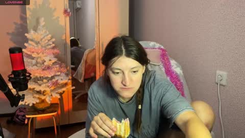 Snapshot of katrin_kristal chatting on 25, 12, 2024 naked in pvt show 100 tk online show from 25, 12, 2024