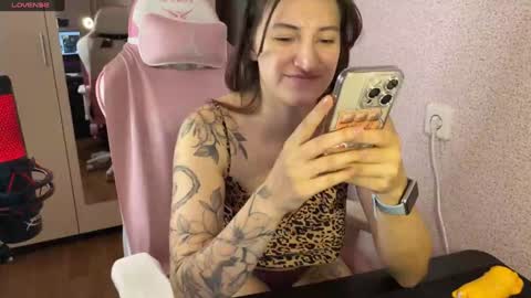 Snapshot of katrin_kristal chatting on 20, 1, 2025 naked in pvt show 100 tk online show from 20, 1, 2025