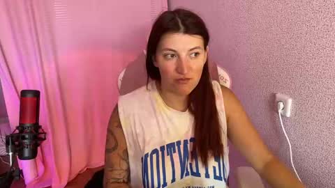Snapshot of katrin_kristal chatting on 4, 10, 2025 naked in pvt show 100 tk online show from 4, 10, 2025