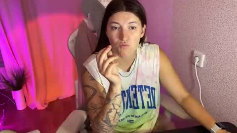 Snapshot of katrin_kristal chatting on 5, 10, 2025 naked in pvt show 100 tk online show from 5, 10, 2025