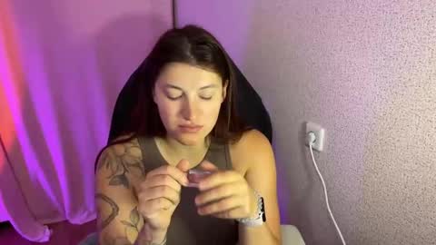 Snapshot of katrin_kristal chatting on 17, 10, 2025 naked in pvt show 100 tk online show from 17, 10, 2025