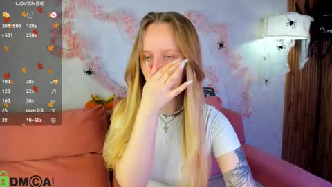 Snapshot of katrina_bail chatting on 28, 10, 2025 Katrina Bail online show from 28, 10, 2025