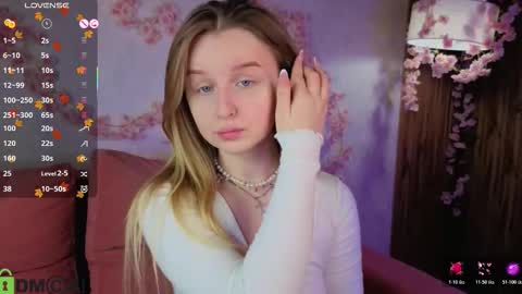 Snapshot of katrina_bail chatting on 13, 11, 2025 Katrina Bail online show from 13, 11, 2025