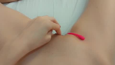 Snapshot of katrinna_arinna chatting on 18, 2, 2025 katrina dont forget to give me thumbs up online show from 18, 2, 2025