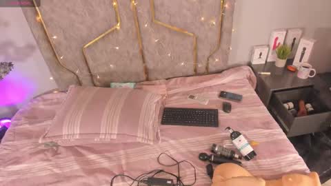 Snapshot of kattejordan chatting on 10, 9, 2025 Katerine online show from 10, 9, 2025