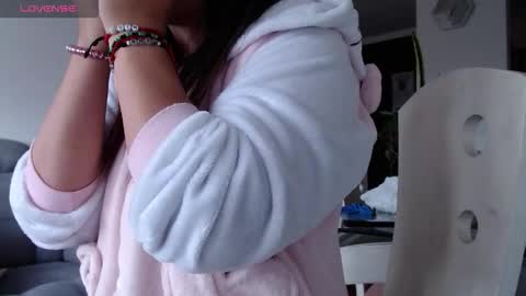 Snapshot of kattie_love chatting on 6, 11, 2025 kattie online show from 6, 11, 2025